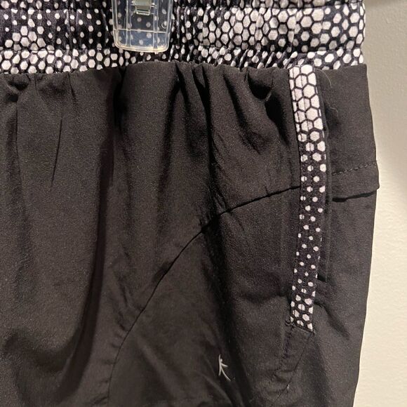 Danskin Now Dricare black and white athletic shorts size large 12/14 - Picture 4 of 10